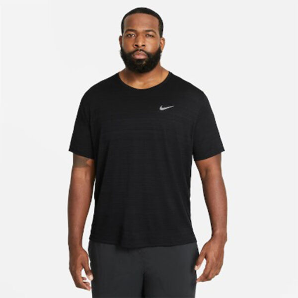 Camiseta Nike Dri-FIT Miler Top 8