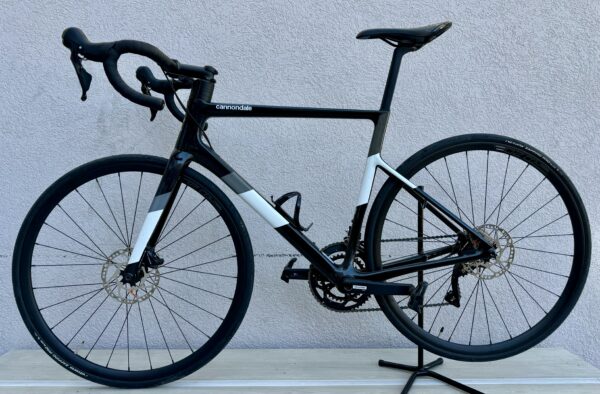 Bicicleta de Carbono Cannondale SuperSix Evo Shimano 105 - 54 8